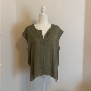 Universal Thread Olive cap sleeve shirt